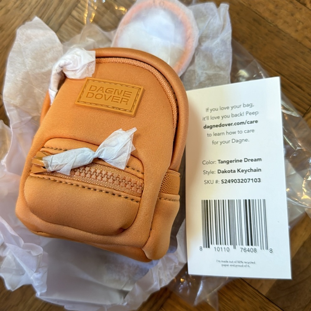 SOLD🧡Dagne Dover Dakota Keychain in tangerine dream orange - Picture 1 of 6